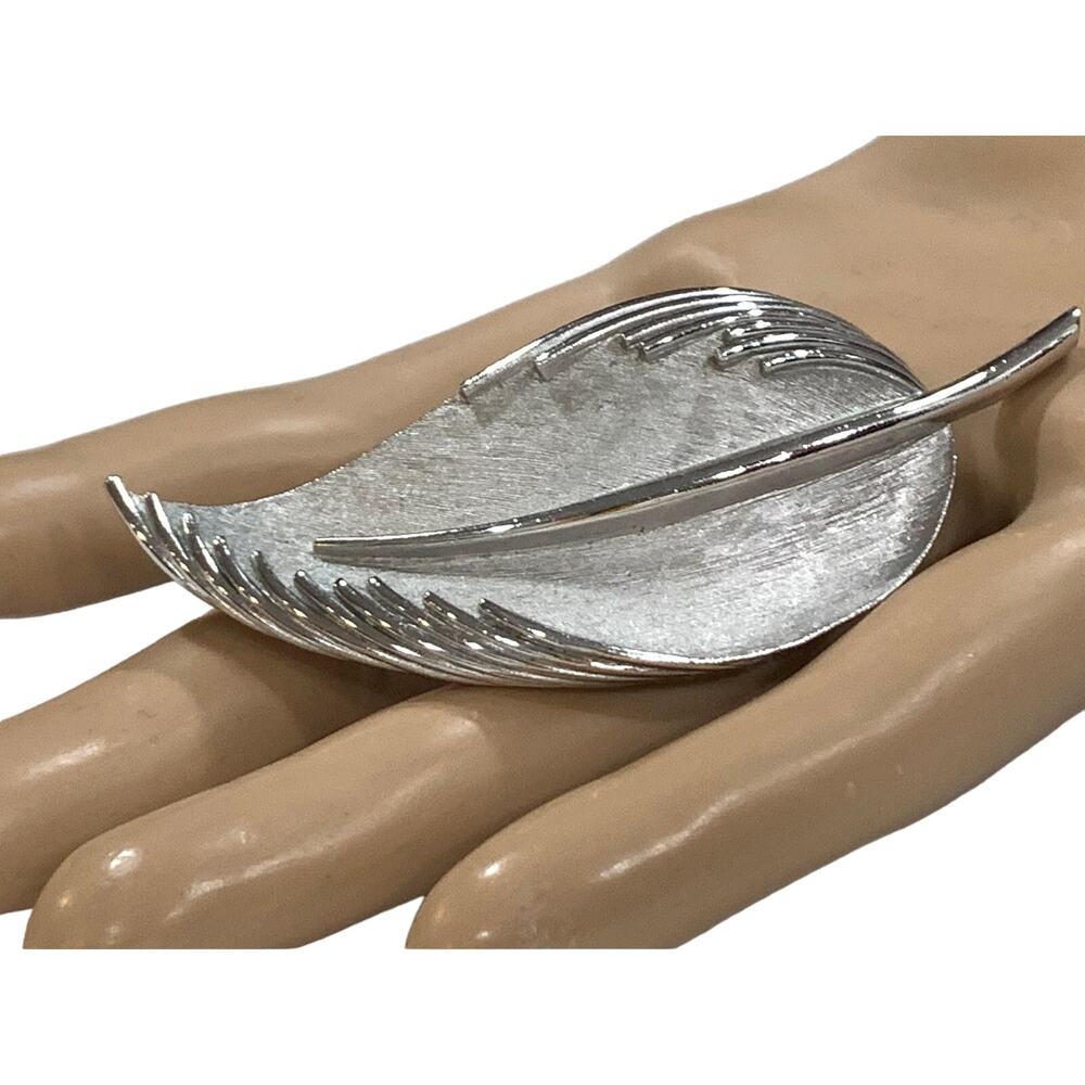 Vintage Crown Trifari Silver Leaf Brooch 60s 70s Curved Textured Leaf Pin